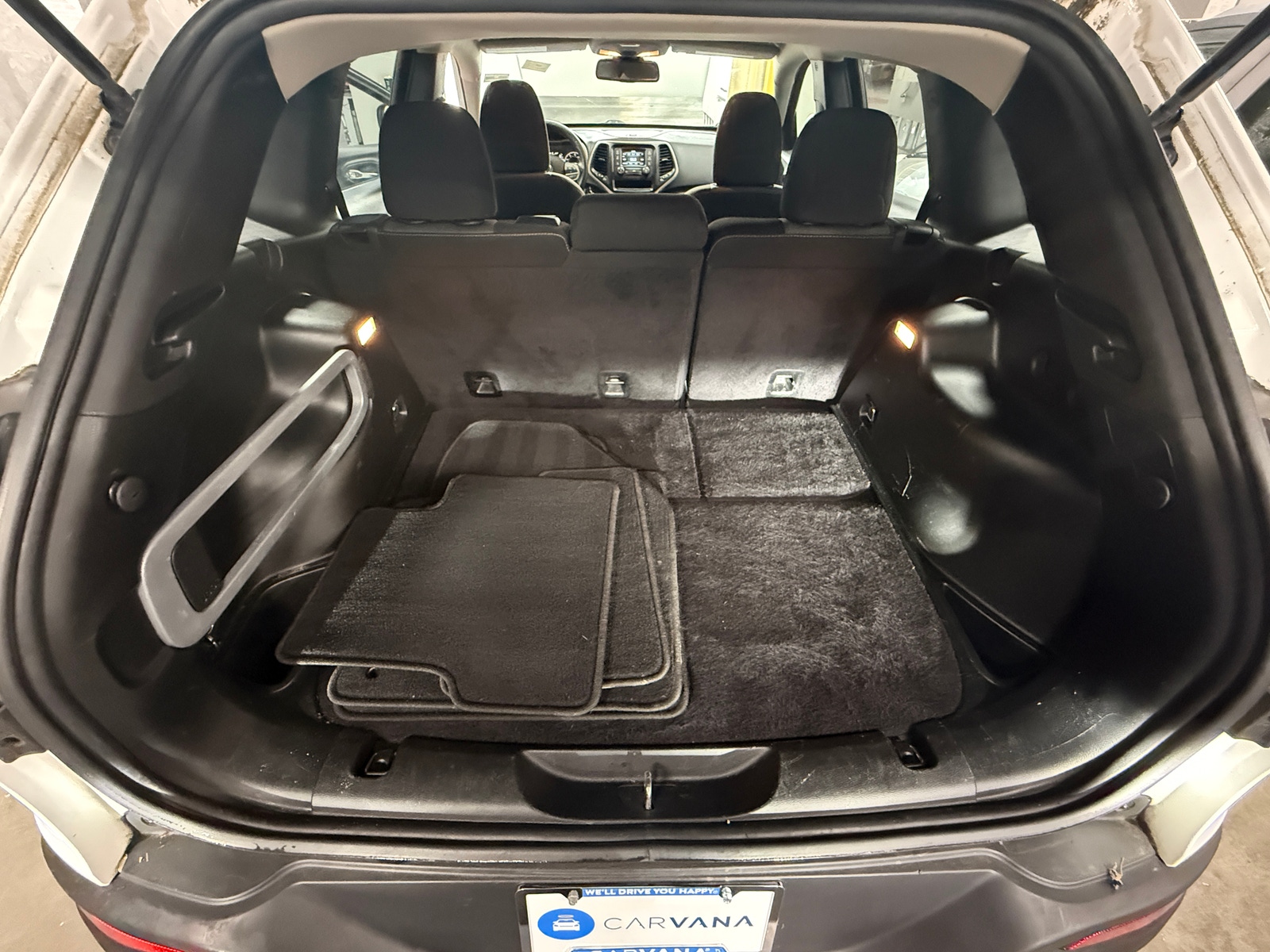 Thumbnail: 2017 Jeep Cherokee - 7