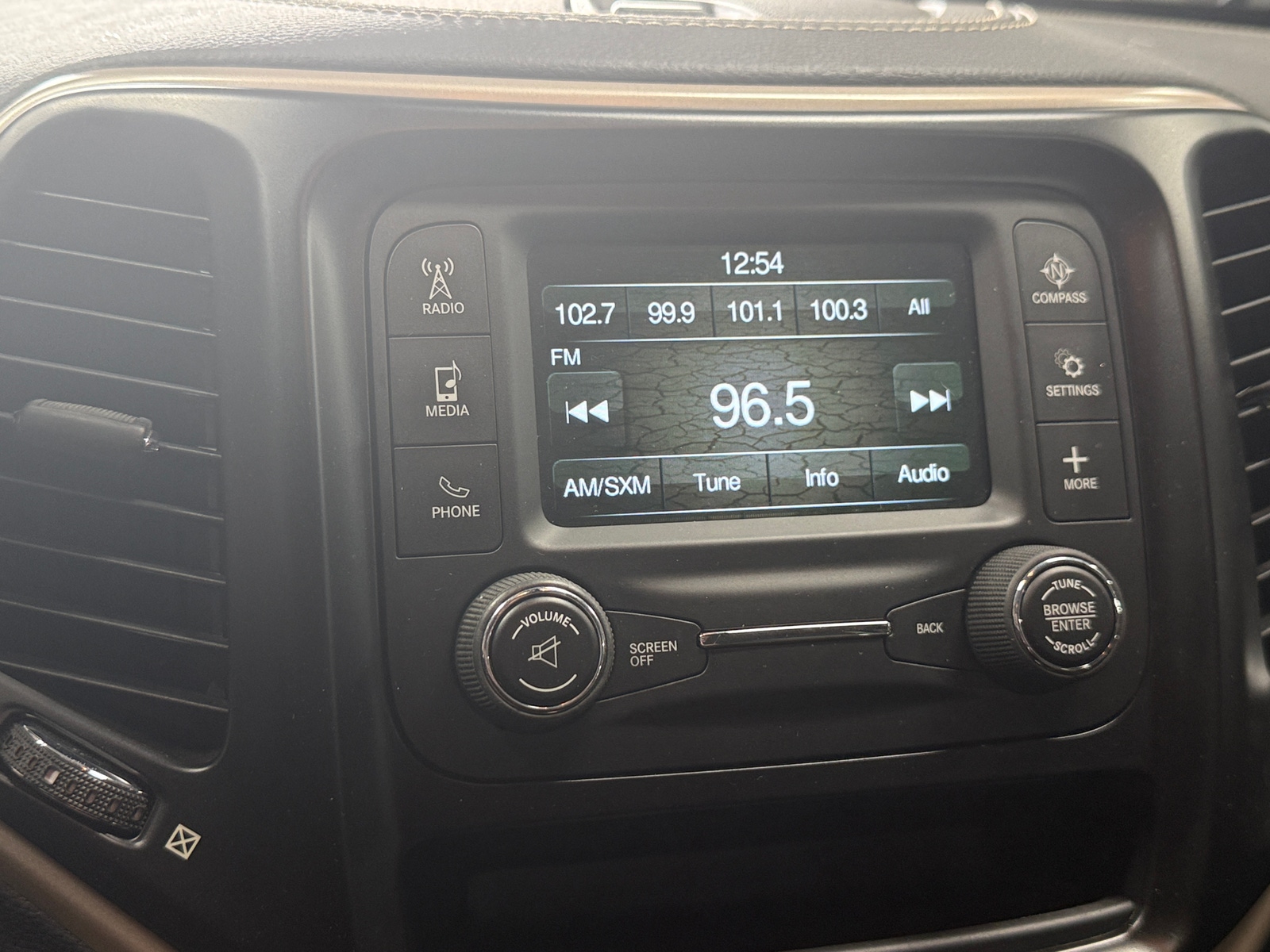 Thumbnail: 2017 Jeep Cherokee - 4