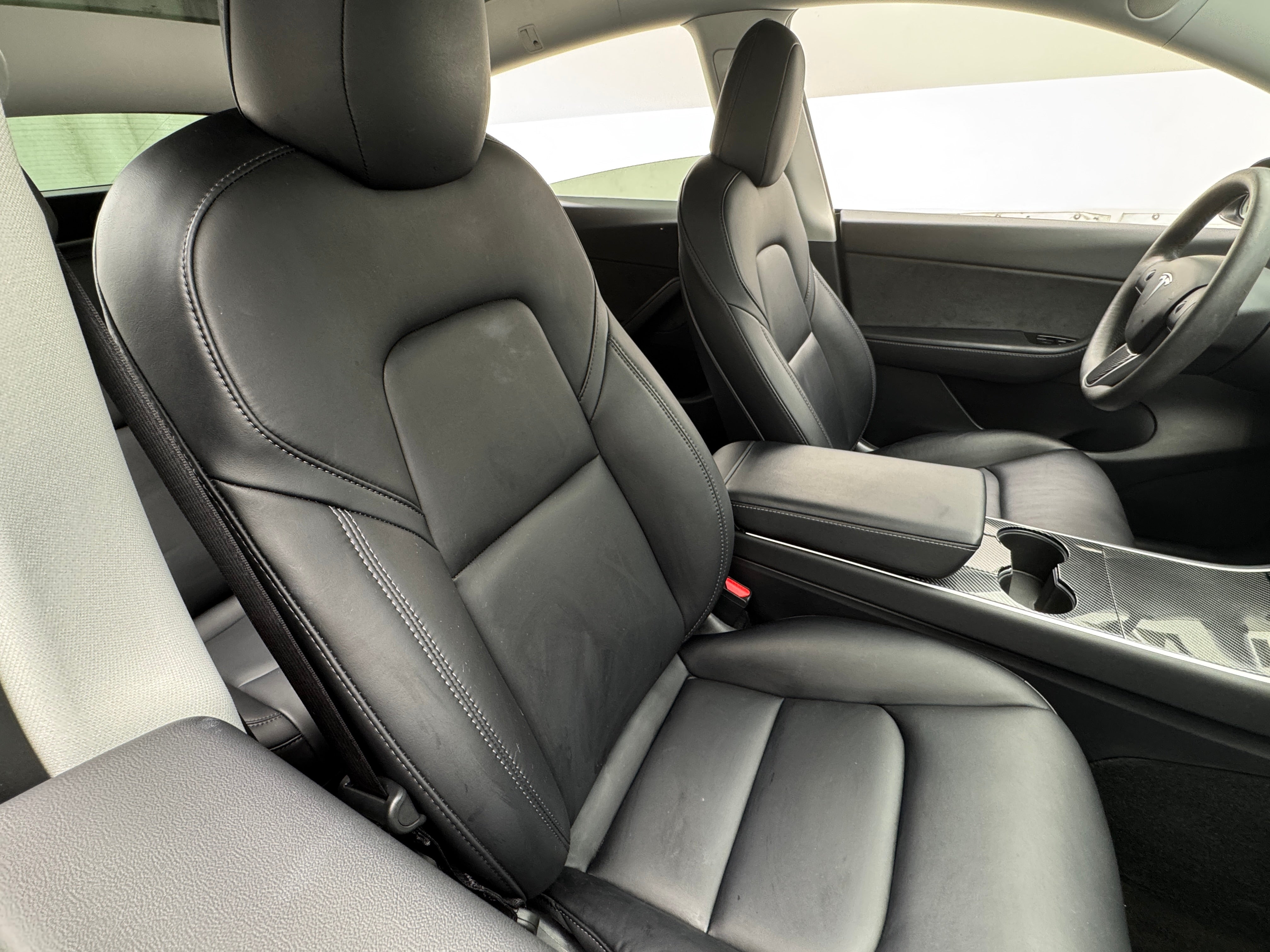 Used 2021 Tesla Model Y Standard Range with VIN 5YJYGDED5MF109644 for sale in Oak Creek, WI