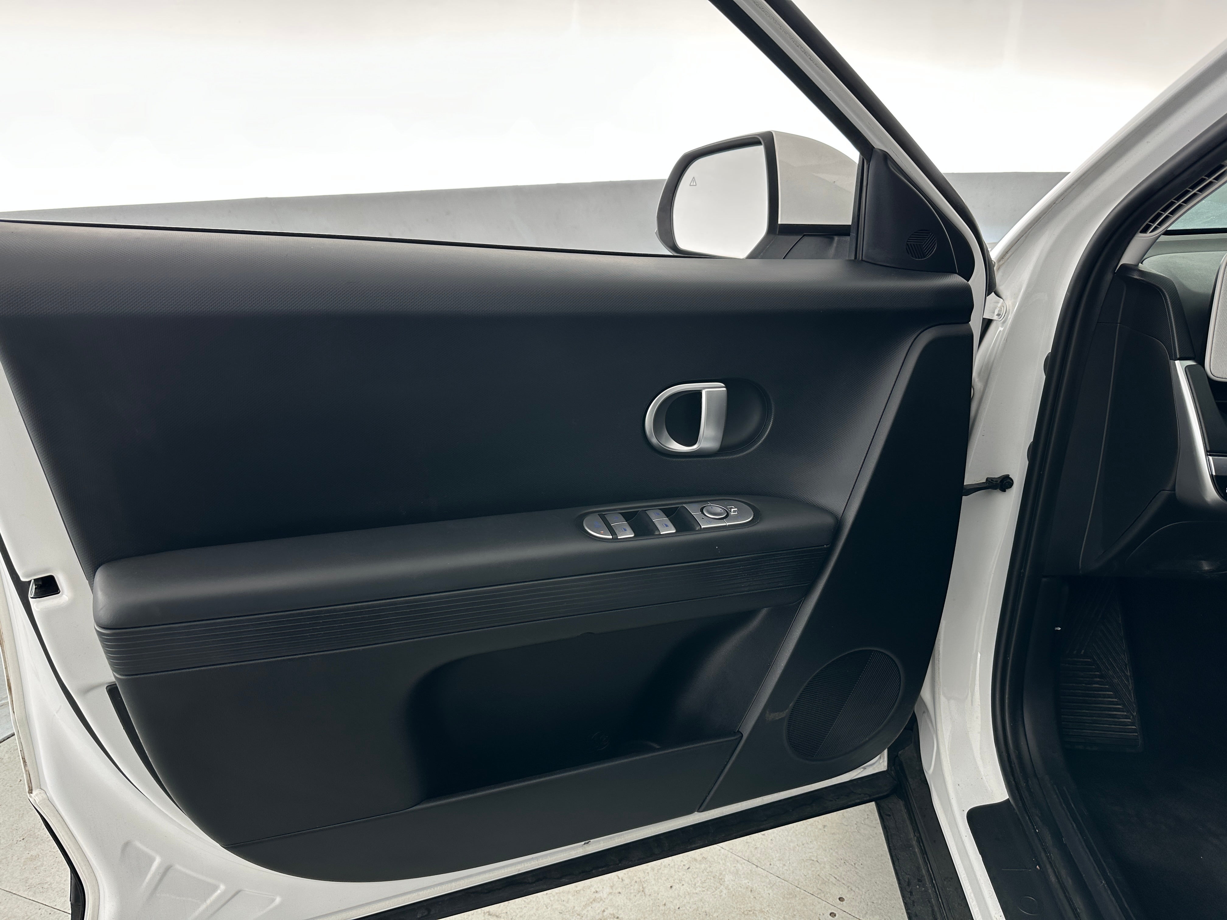 Used 2022 Hyundai IONIQ 5 SE with VIN KM8KM4AE2NU073171 for sale in Auburn, WA