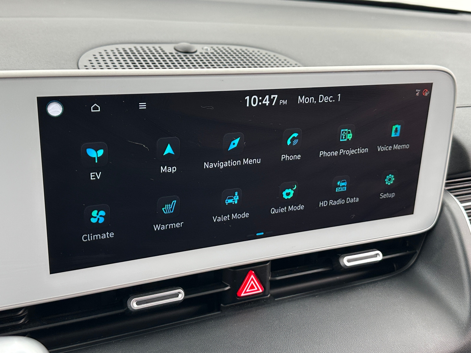 Thumbnail: 2022 Hyundai Ioniq 5 - 4