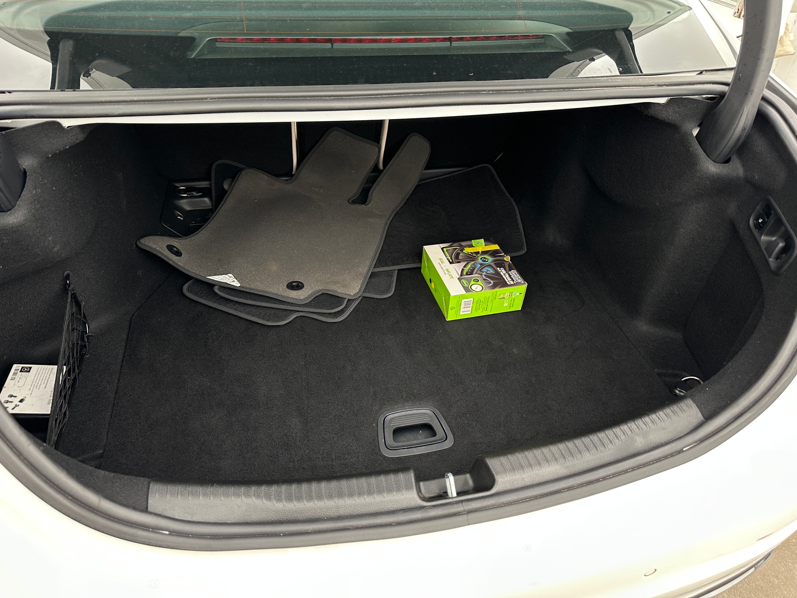 Thumbnail: 2023 Mercedes-Benz C-Class - 6