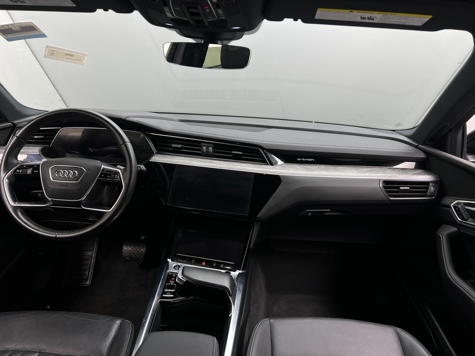 Thumbnail: 2022 Audi e-tron - 2