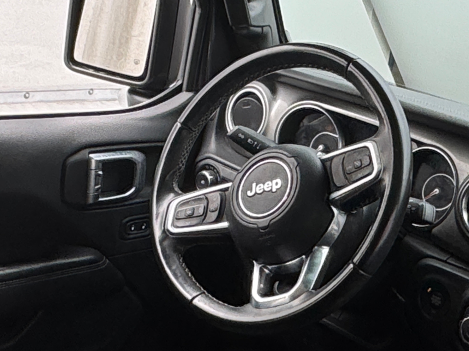 Thumbnail: 2019 Jeep Wrangler - 5