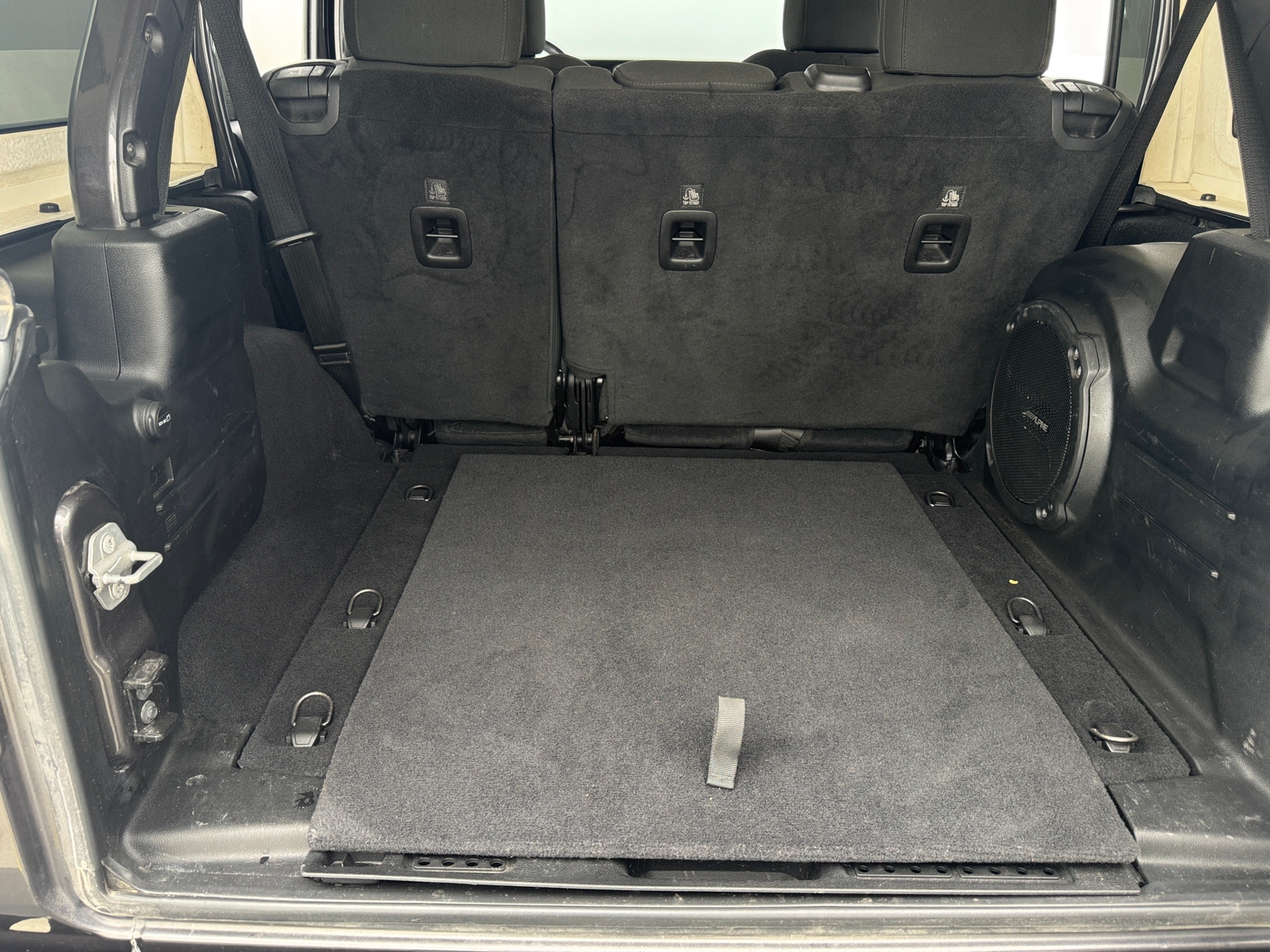 Thumbnail: 2019 Jeep Wrangler - 7