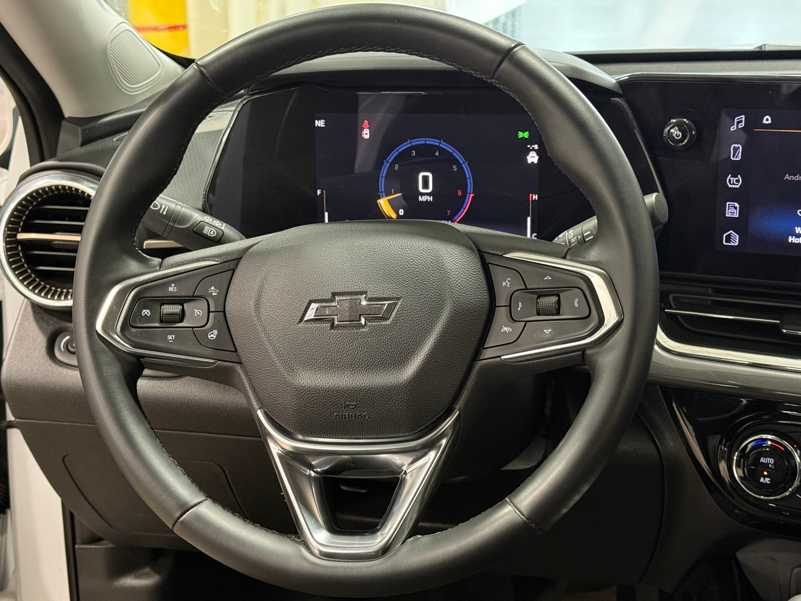 Thumbnail: 2024 Chevrolet Trax - 4