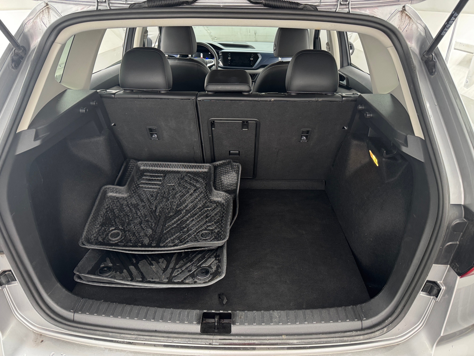 Thumbnail: 2023 Volkswagen Taos - 6