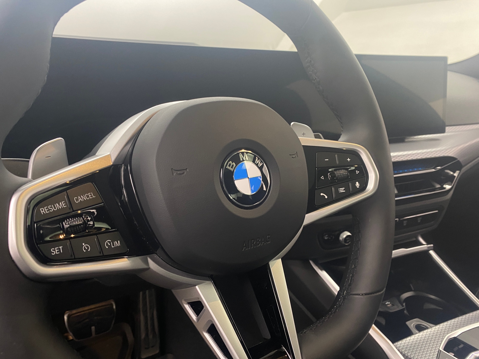 Thumbnail: 2025 BMW 3 Series - 4