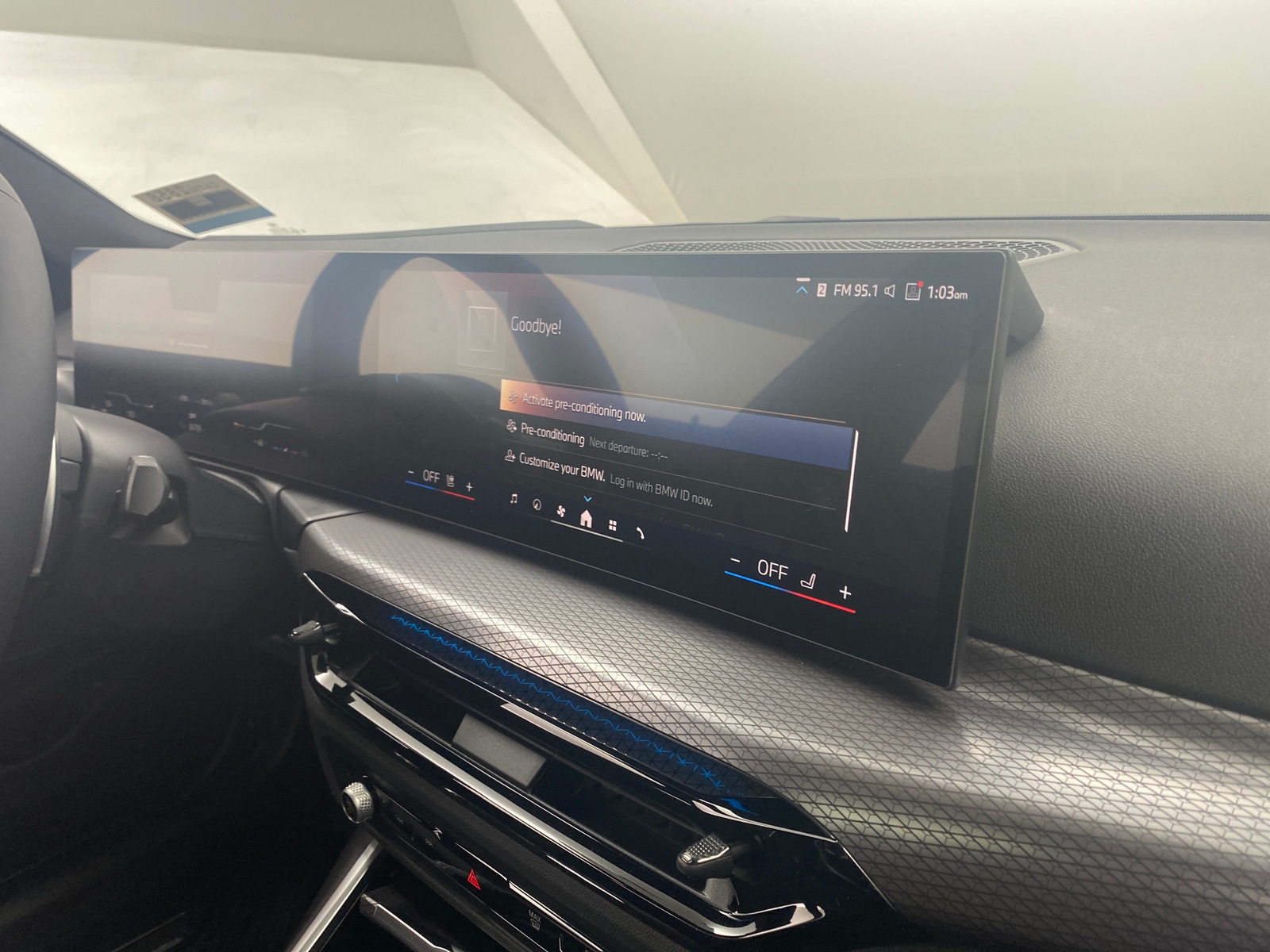 Thumbnail: 2025 BMW 3 Series - 3