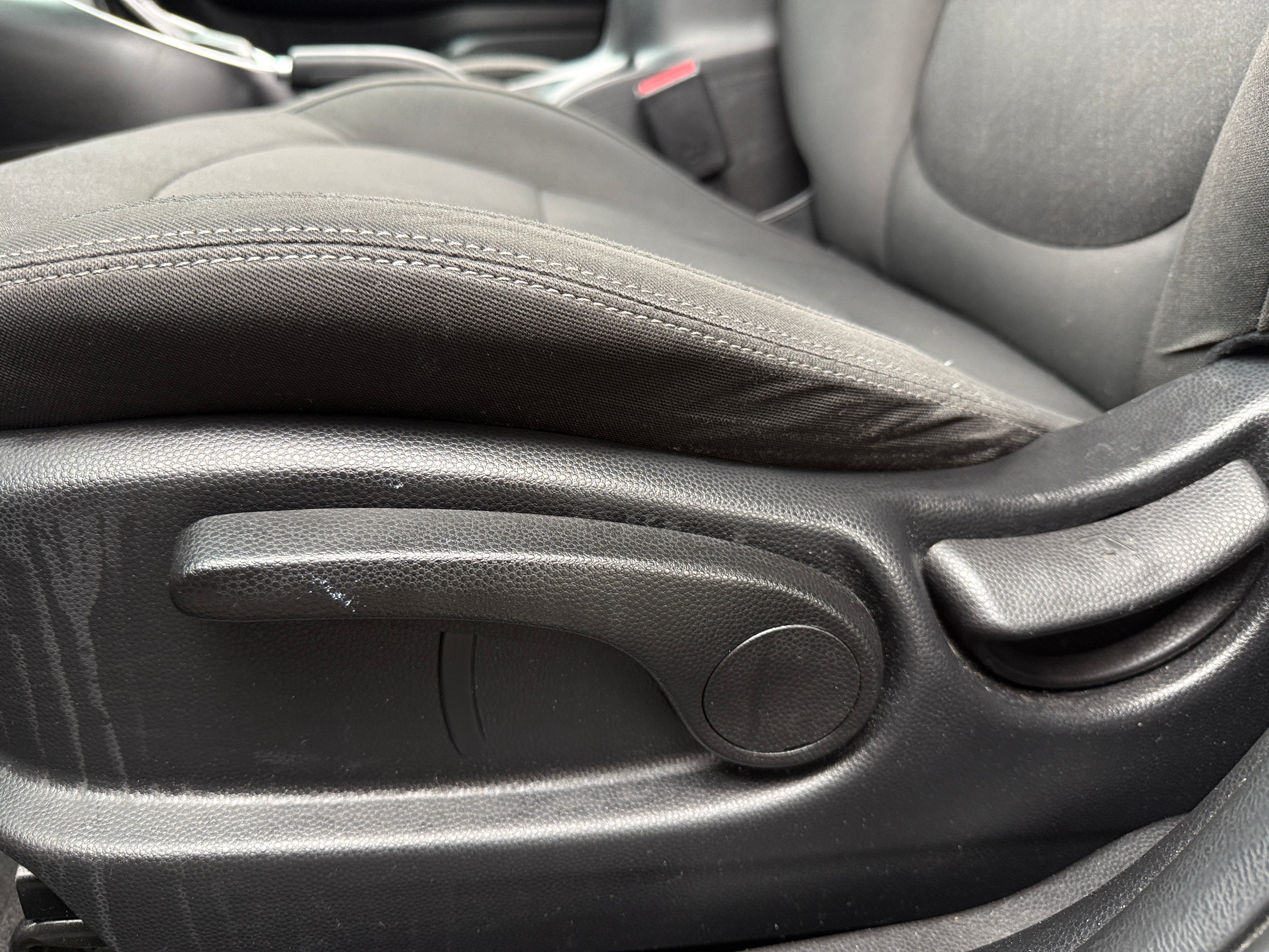 Used 2015 Kia Soul Base with VIN KNDJN2A28F7175887 for sale in Oak Creek, WI