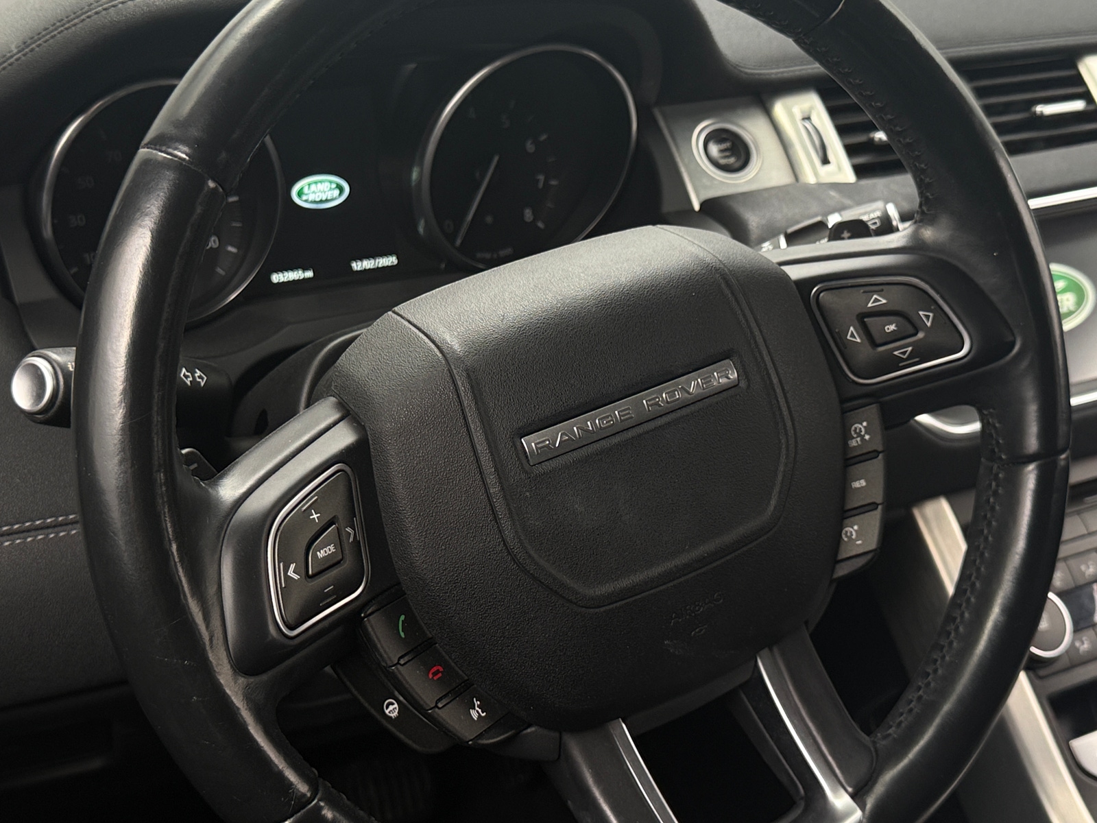 Thumbnail: 2017 Land Rover Range Rover Evoque - 4