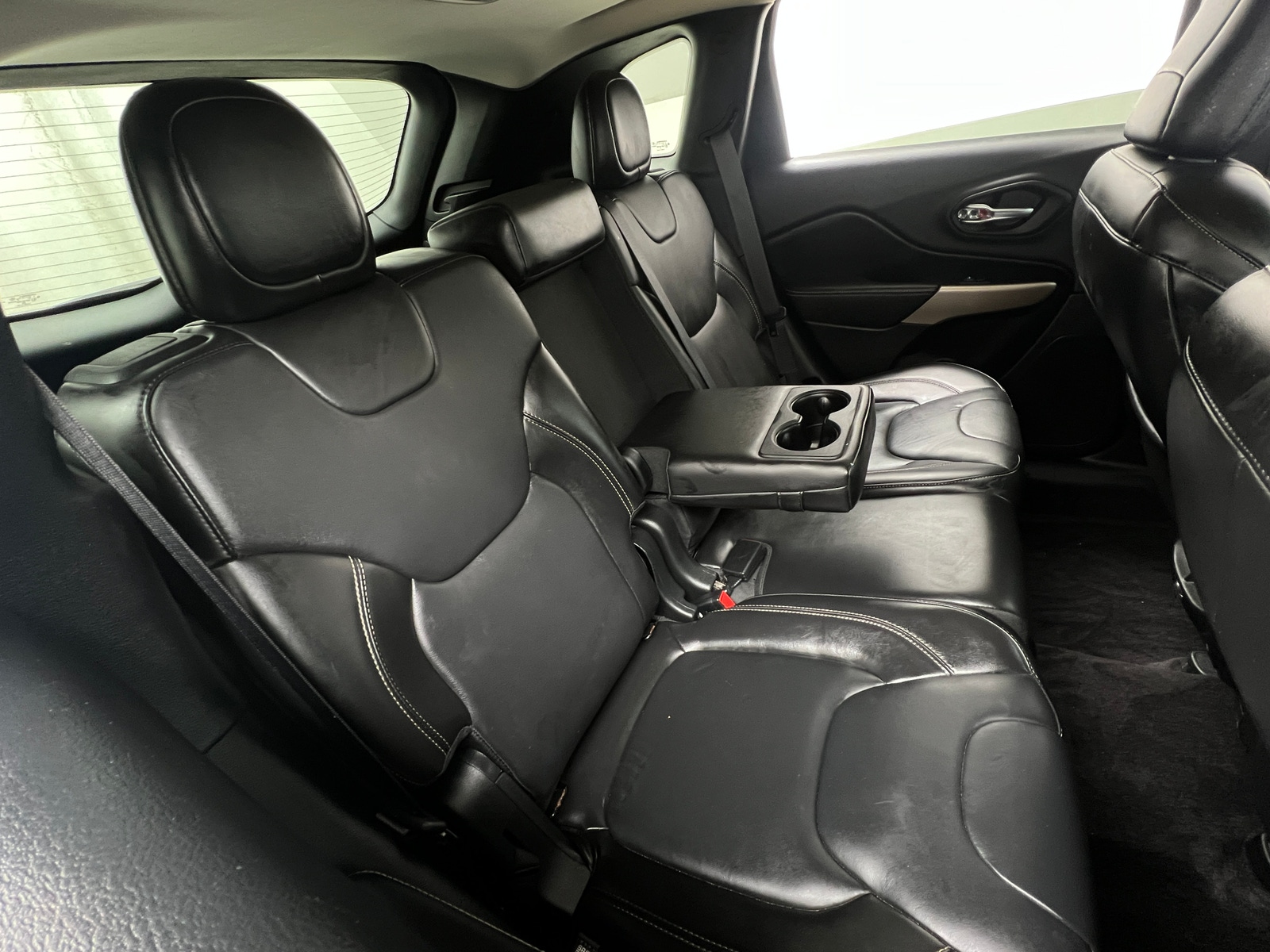 Thumbnail: 2018 Jeep Cherokee - 5