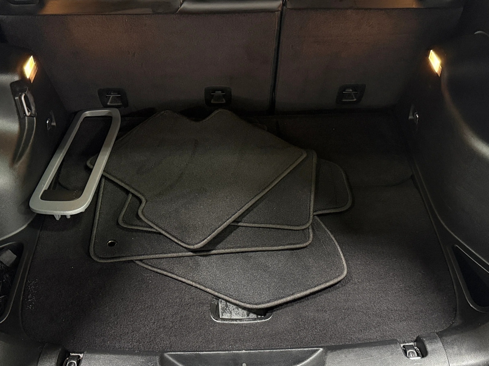 Thumbnail: 2018 Jeep Cherokee - 6