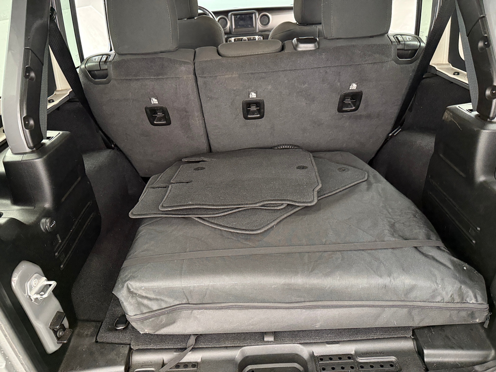 Thumbnail: 2021 Jeep Wrangler - 7