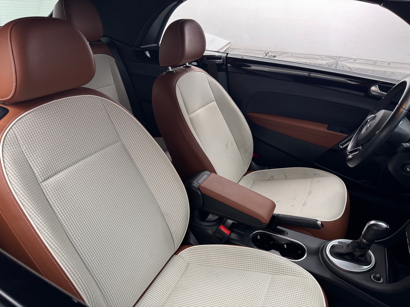 Thumbnail: 2017 Volkswagen Beetle - 2