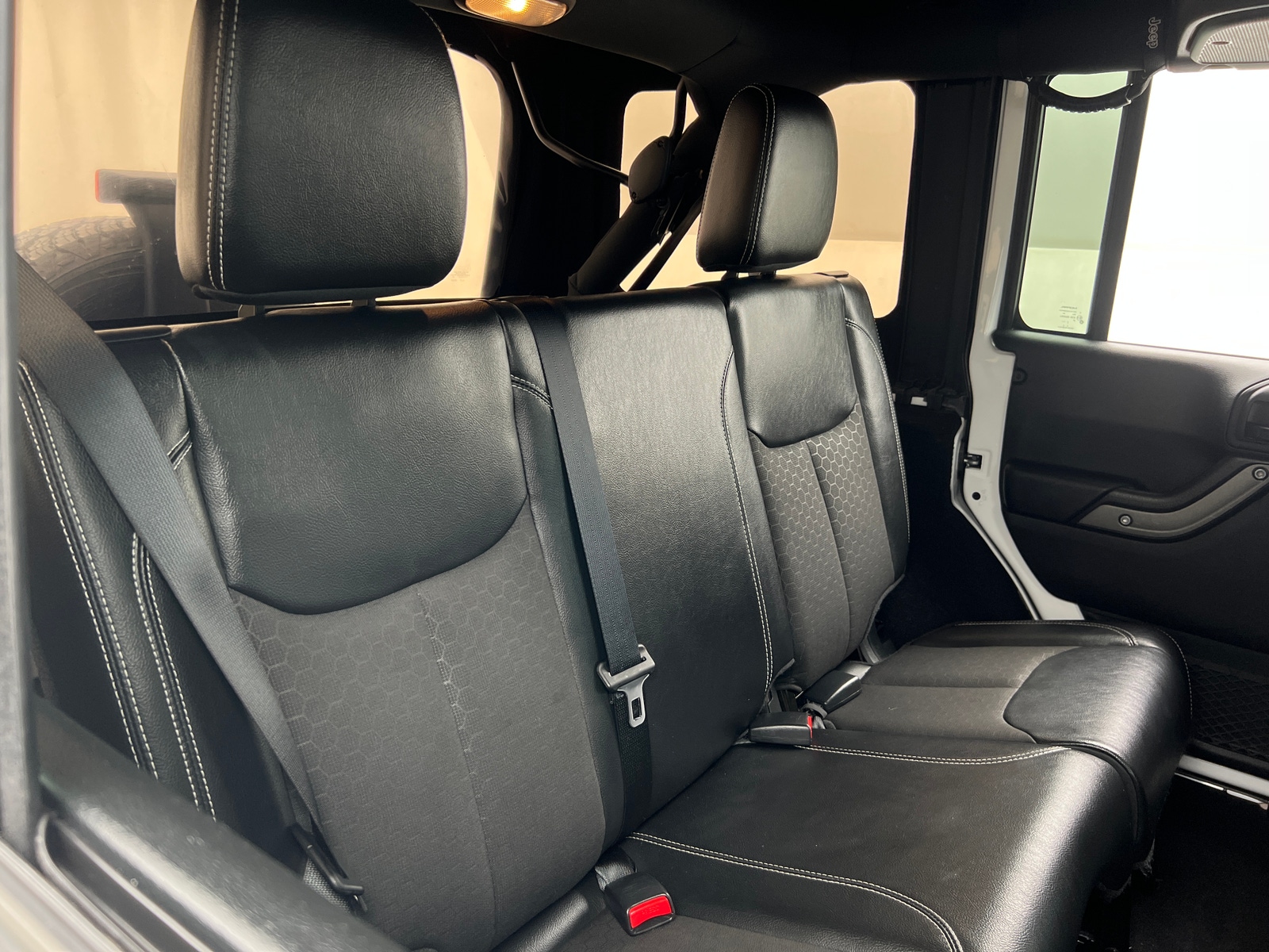 Thumbnail: 2018 Jeep Wrangler - 6