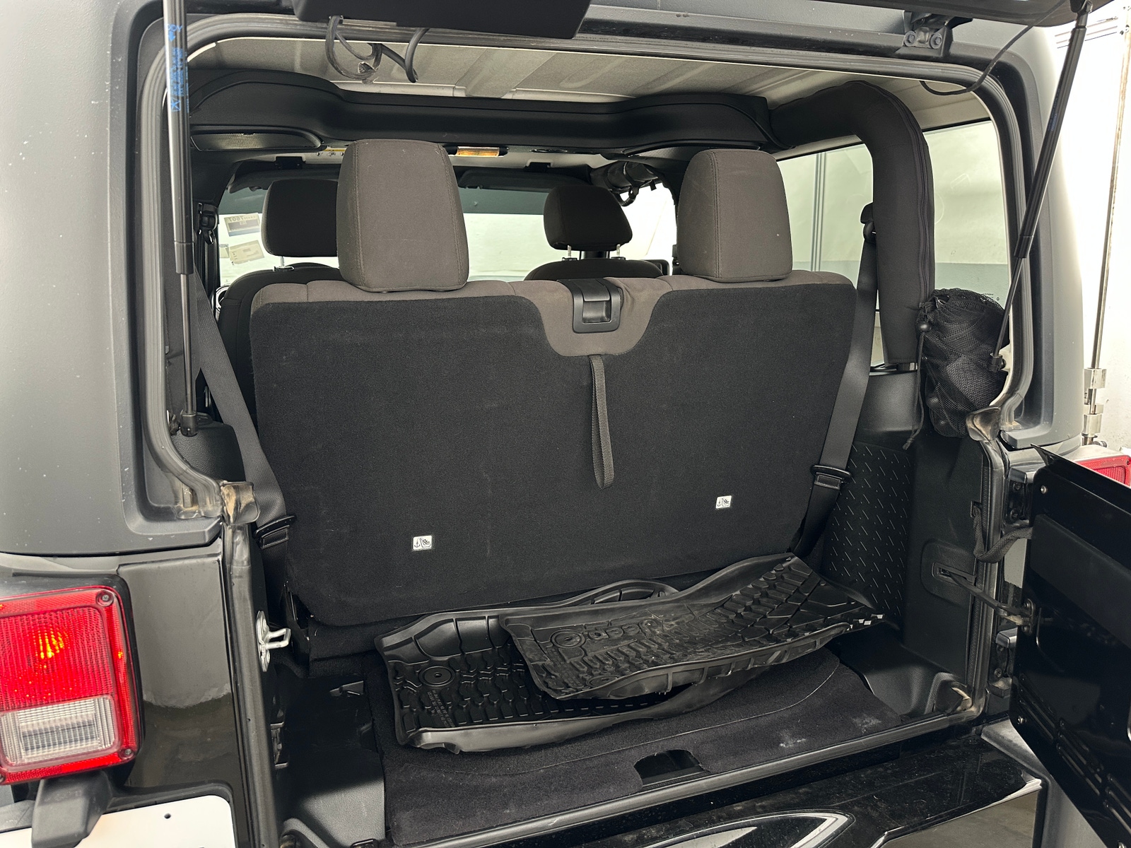 Thumbnail: 2016 Jeep Wrangler - 7