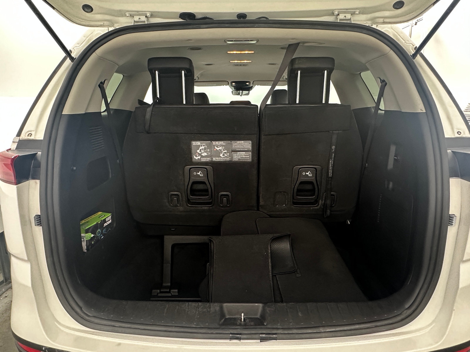 Thumbnail: 2023 Kia Carnival - 6