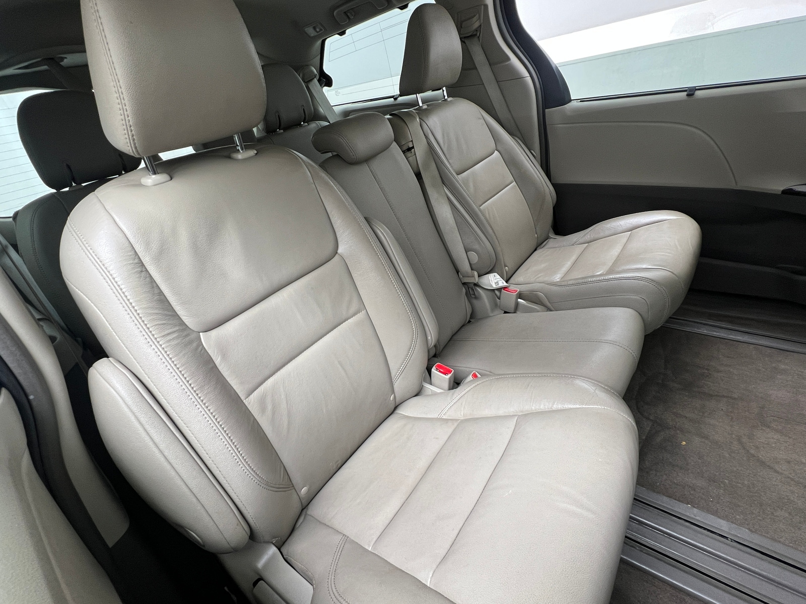 Thumbnail: 2018 Toyota Sienna - 5