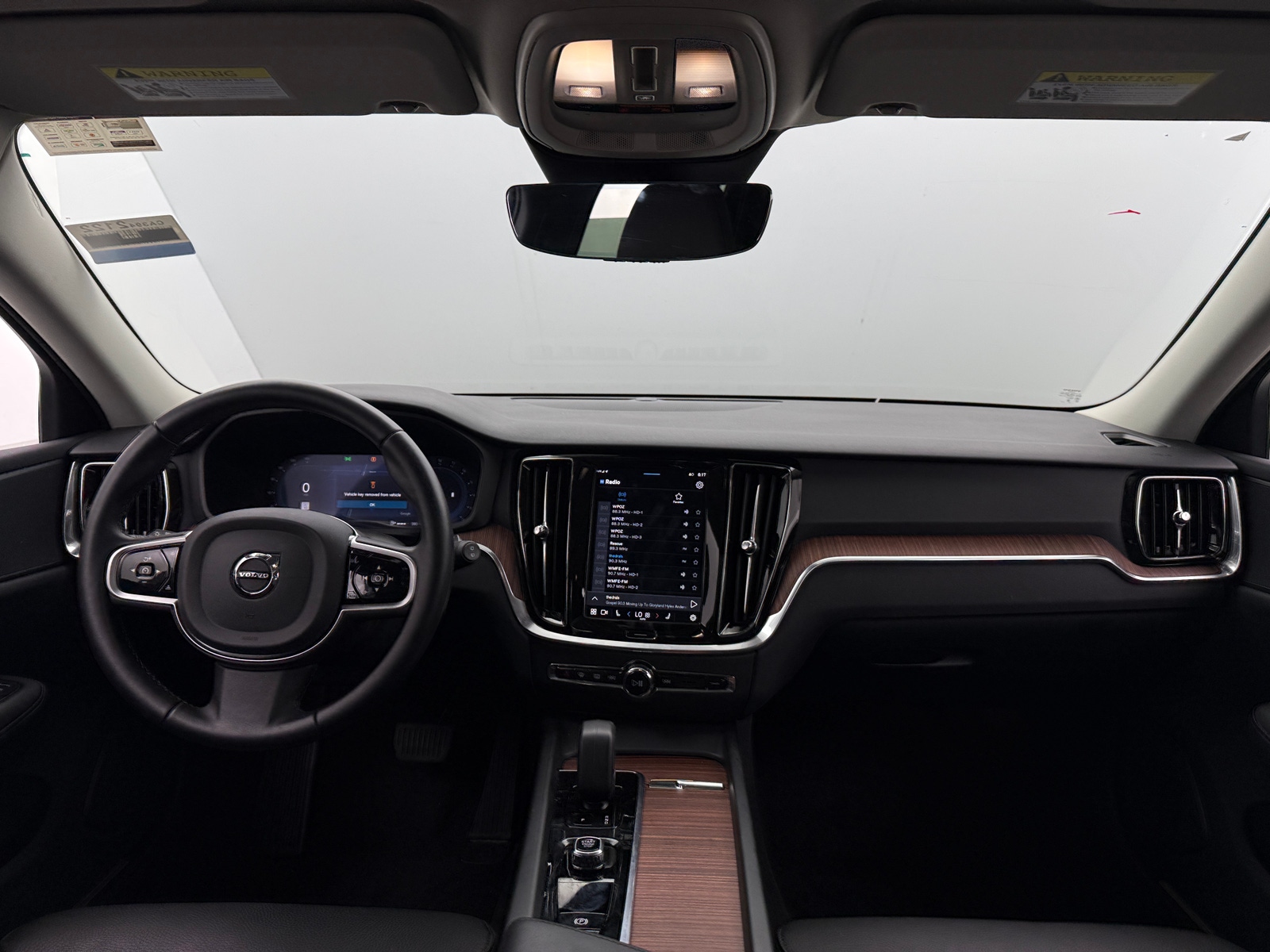 Thumbnail: 2025 Volvo V60 - 2