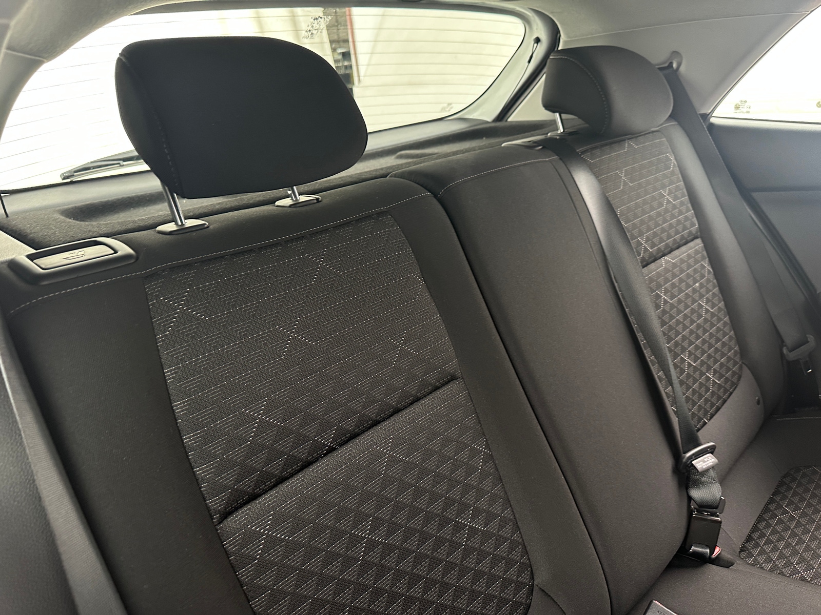 Thumbnail: 2022 Kia Rio - 6