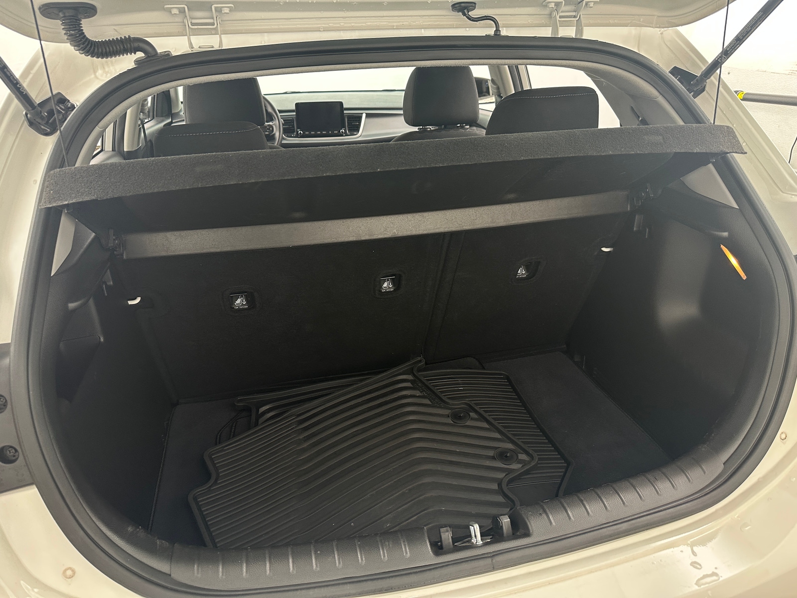 Thumbnail: 2022 Kia Rio - 7