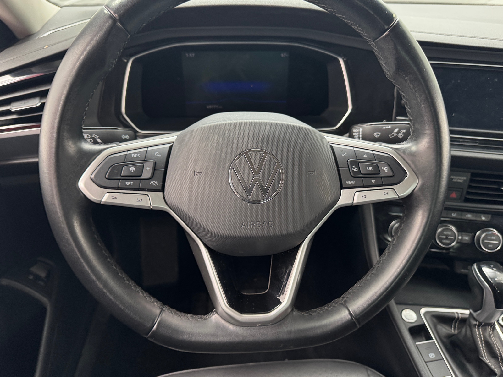 Thumbnail: 2023 Volkswagen Jetta - 4