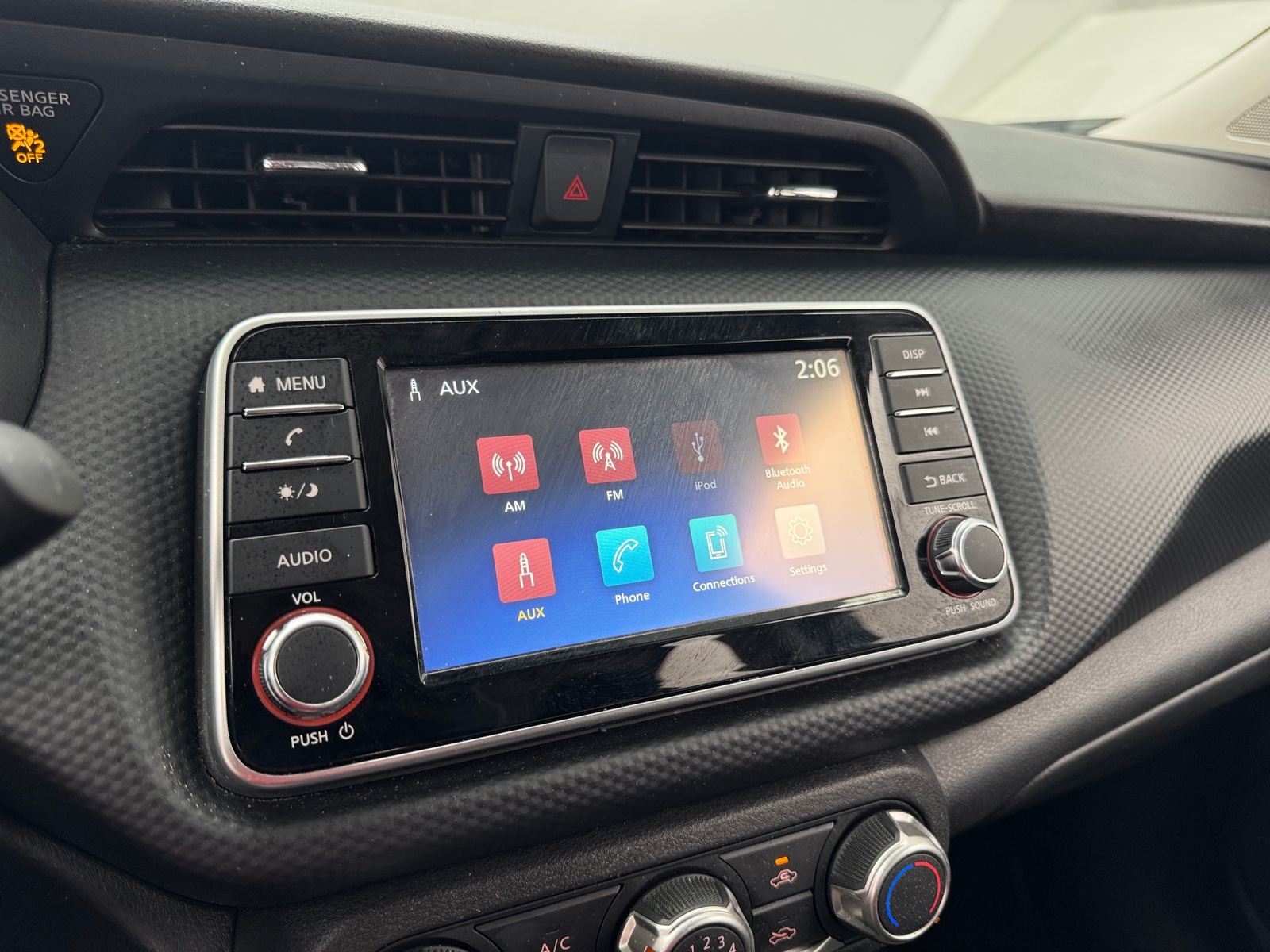 Thumbnail: 2024 Nissan Kicks - 4