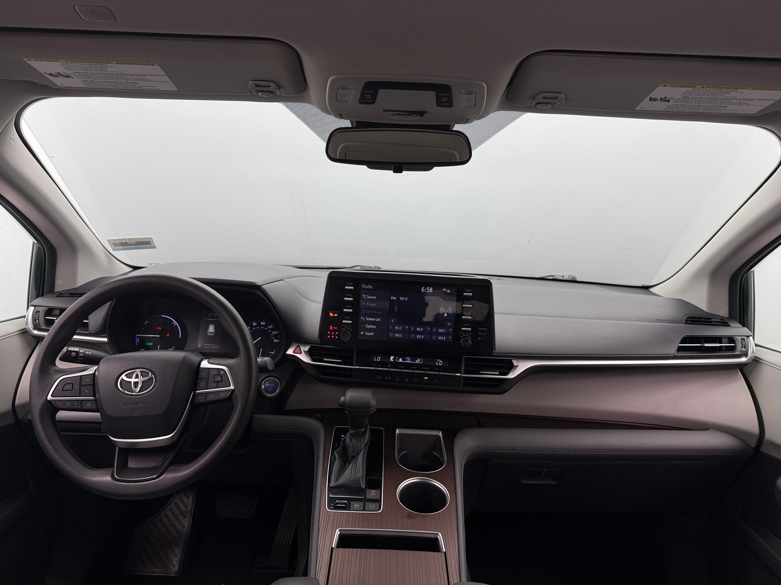 Thumbnail: 2021 Toyota Sienna - 3