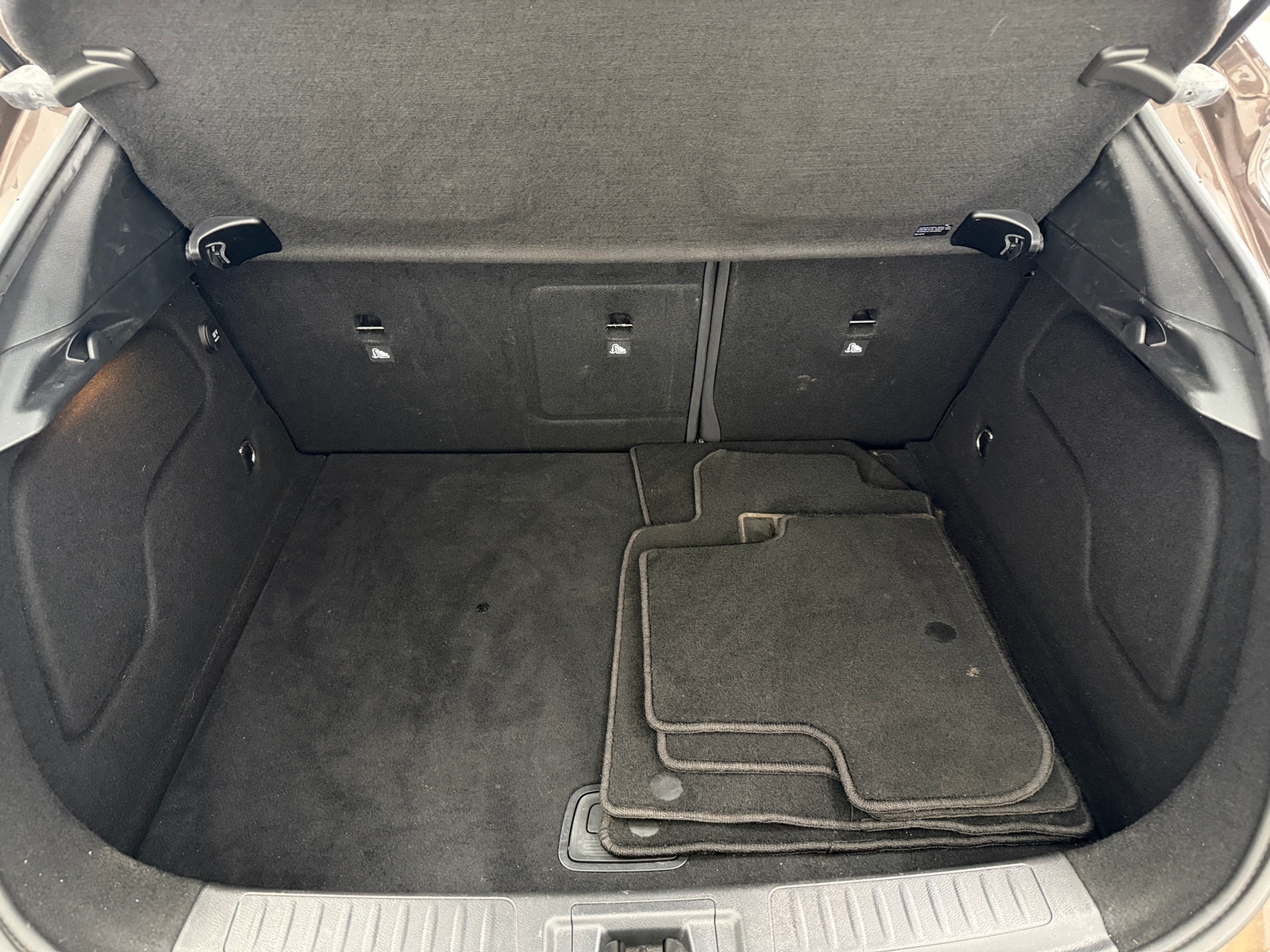 Thumbnail: 2017 INFINITI QX30 - 7