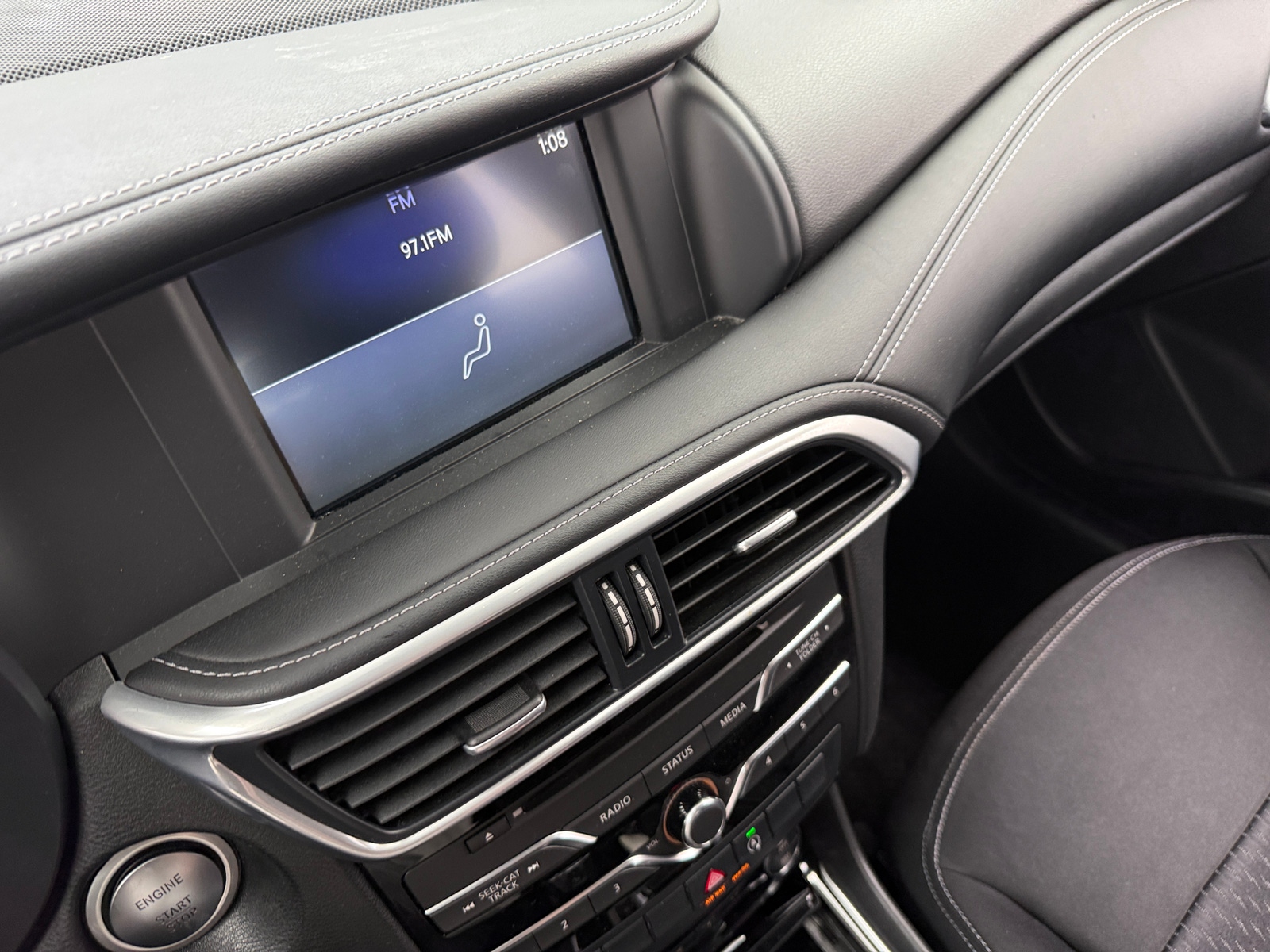 Thumbnail: 2017 INFINITI QX30 - 4