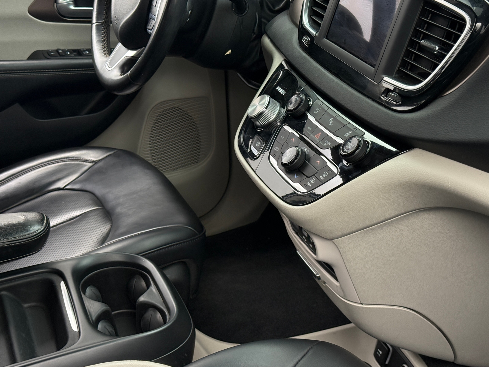 Thumbnail: 2020 Chrysler Voyager - 2