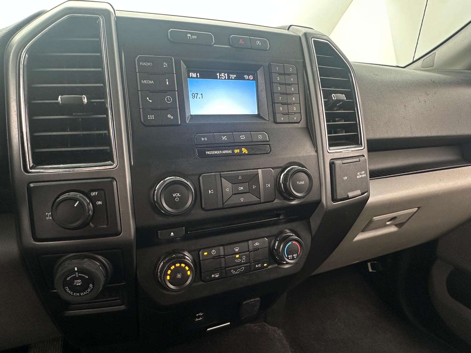 Thumbnail: 2018 Ford Econoline - 4