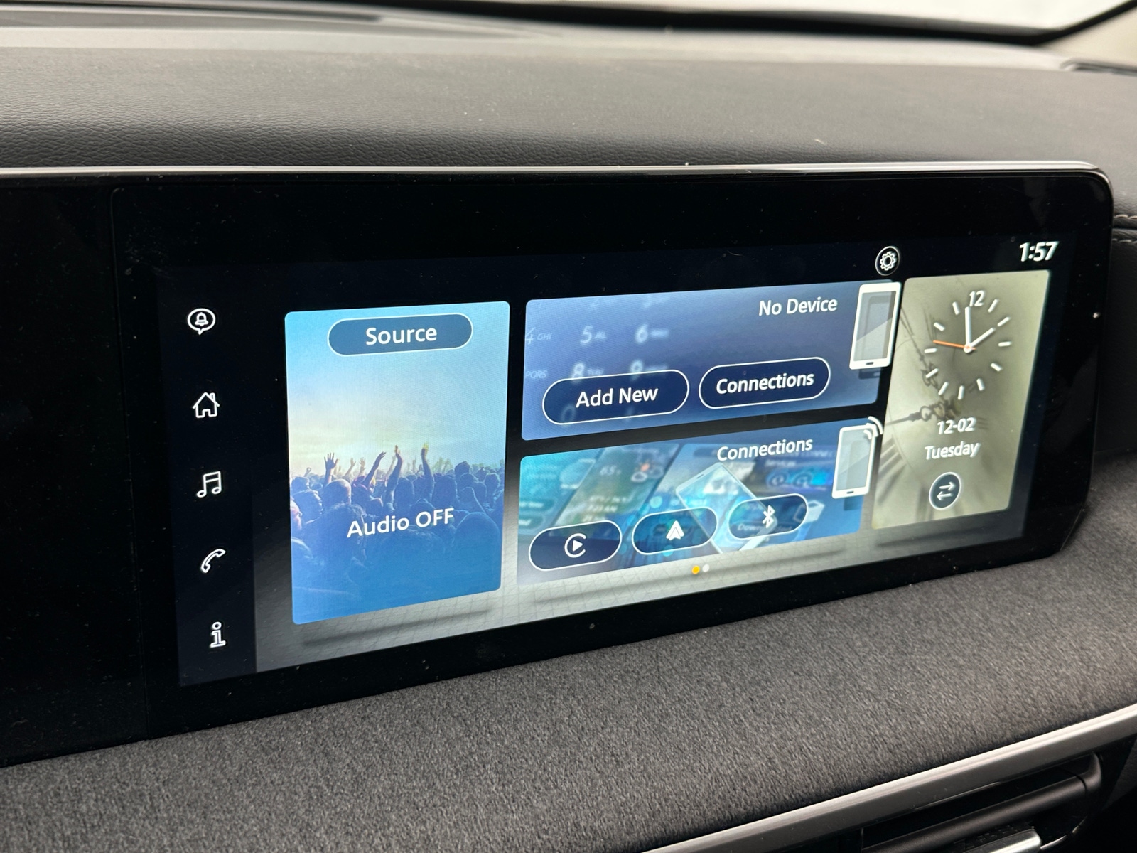 Thumbnail: 2025 Nissan Kicks - 4