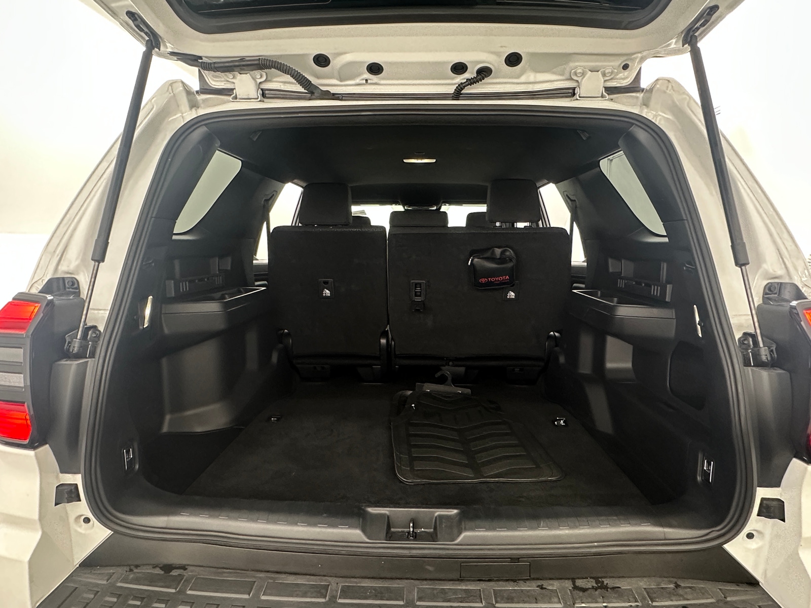 Thumbnail: 2025 Toyota 4Runner - 7