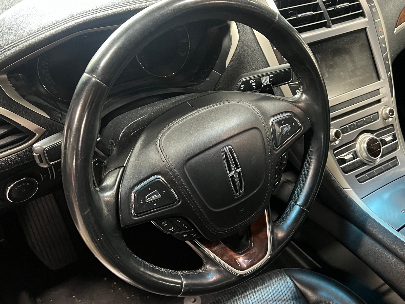 Thumbnail: 2020 Lincoln MKZ - 4