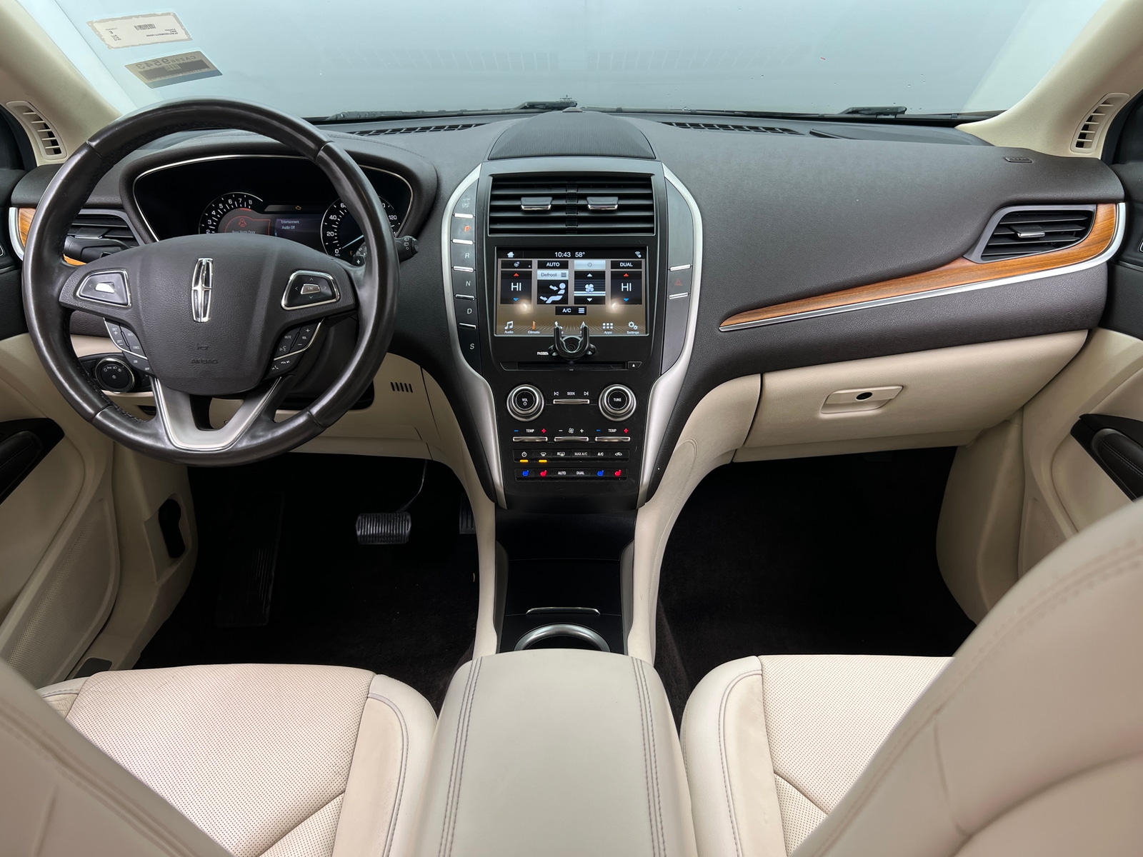 Thumbnail: 2016 Lincoln MKC - 2