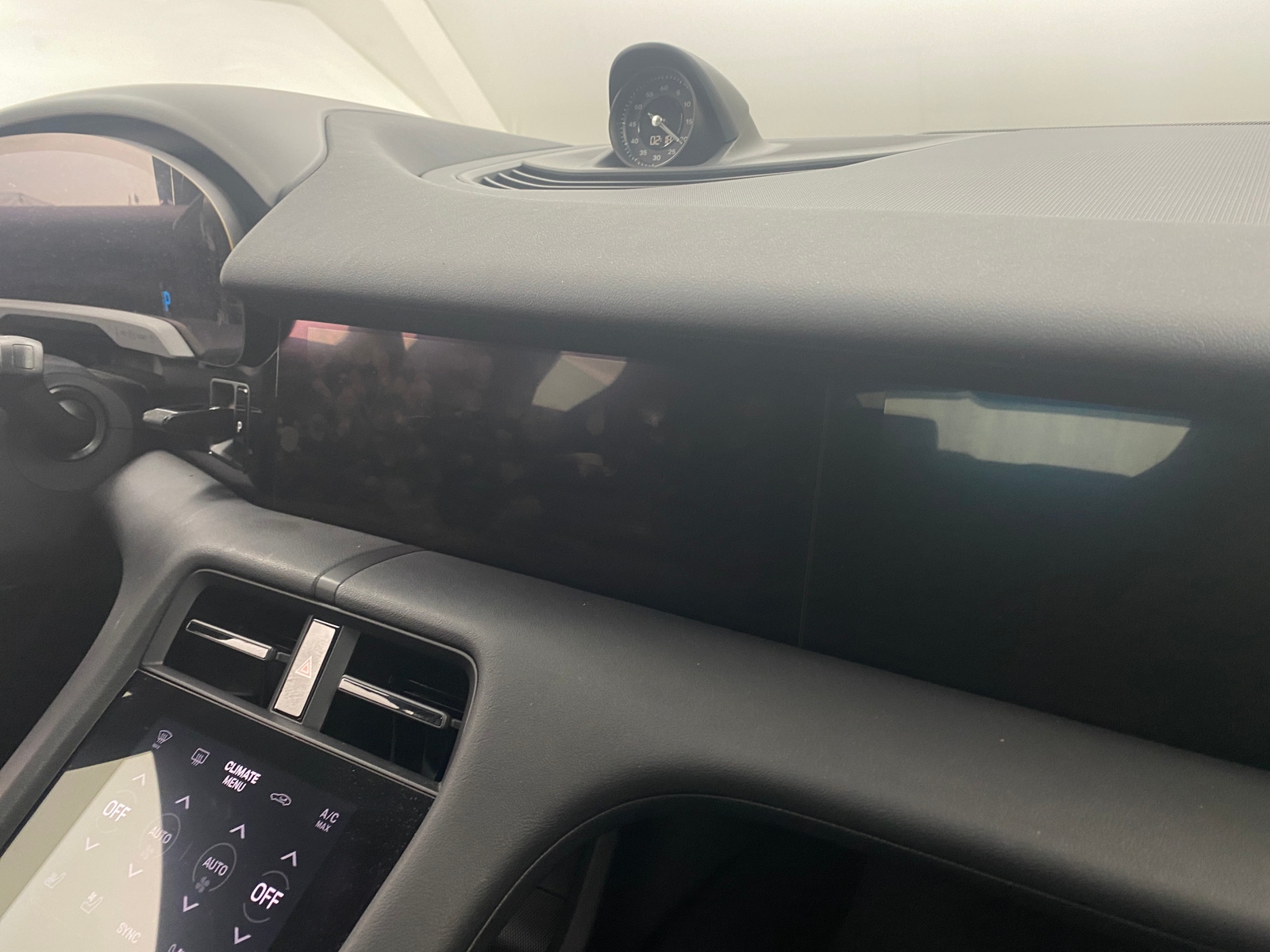 Thumbnail: 2023 Porsche Taycan - 3