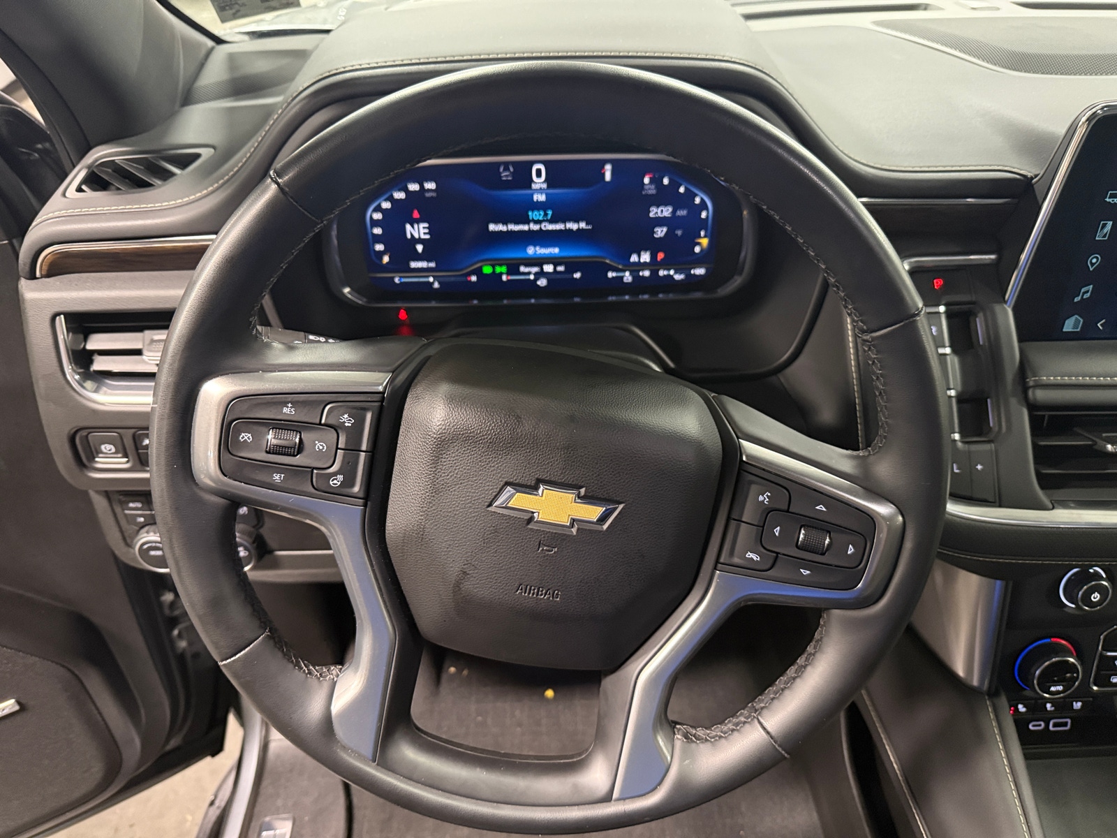 Thumbnail: 2023 Chevrolet Suburban - 4