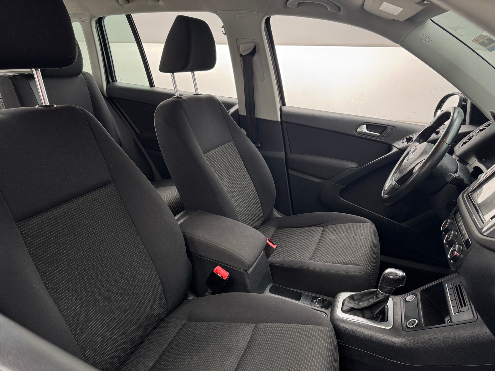 Thumbnail: 2017 Volkswagen Tiguan - 2