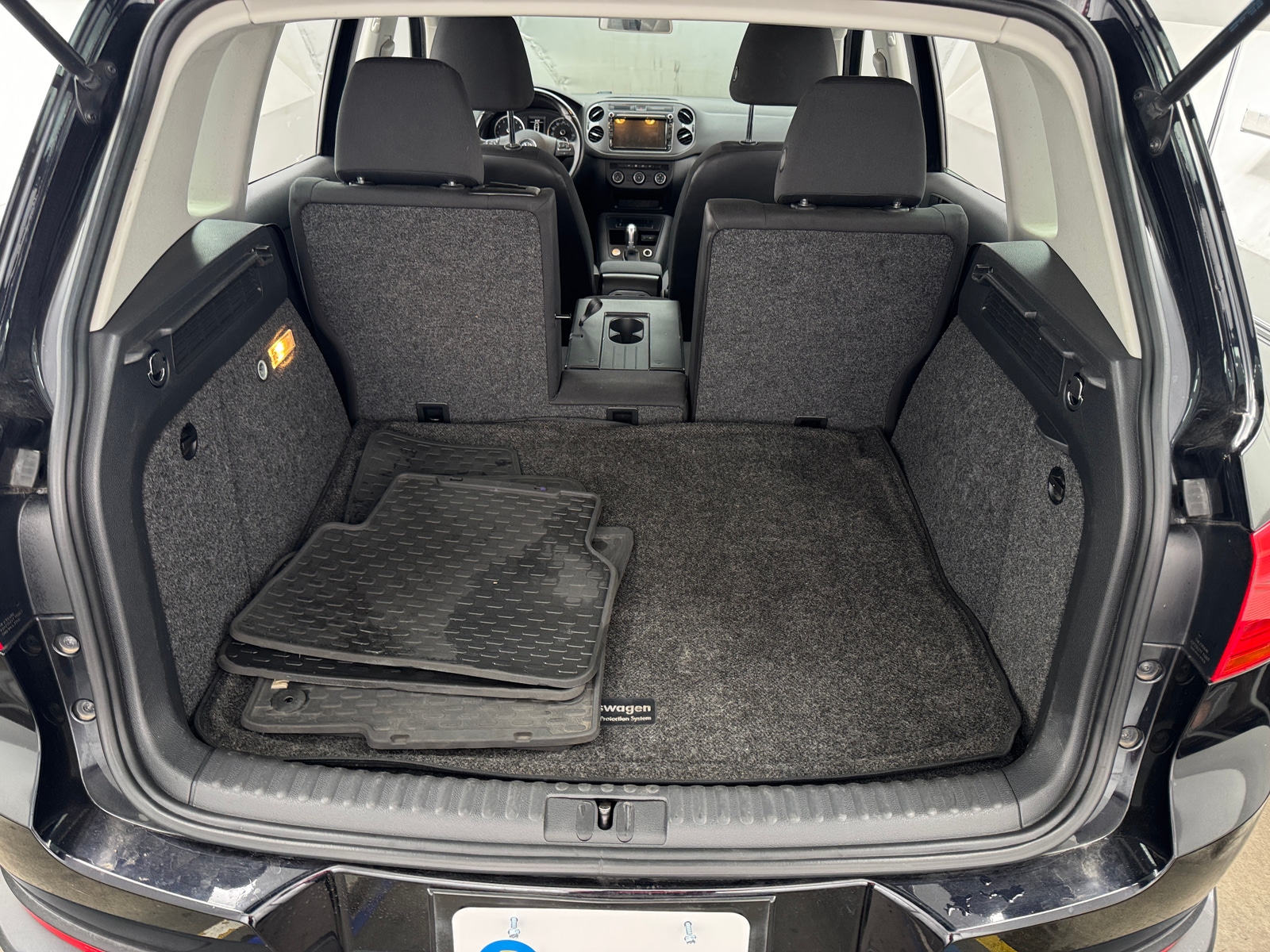 Thumbnail: 2017 Volkswagen Tiguan - 7