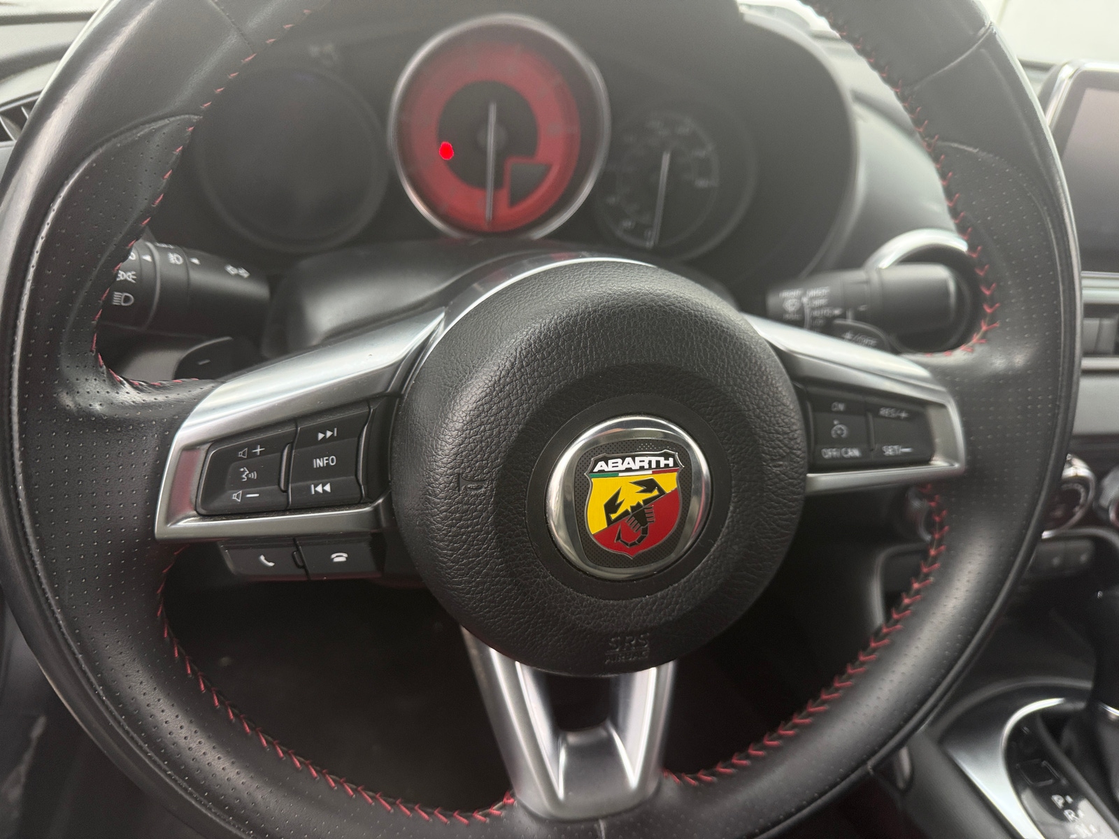 Thumbnail: 2018 Fiat 124 Spider - 4