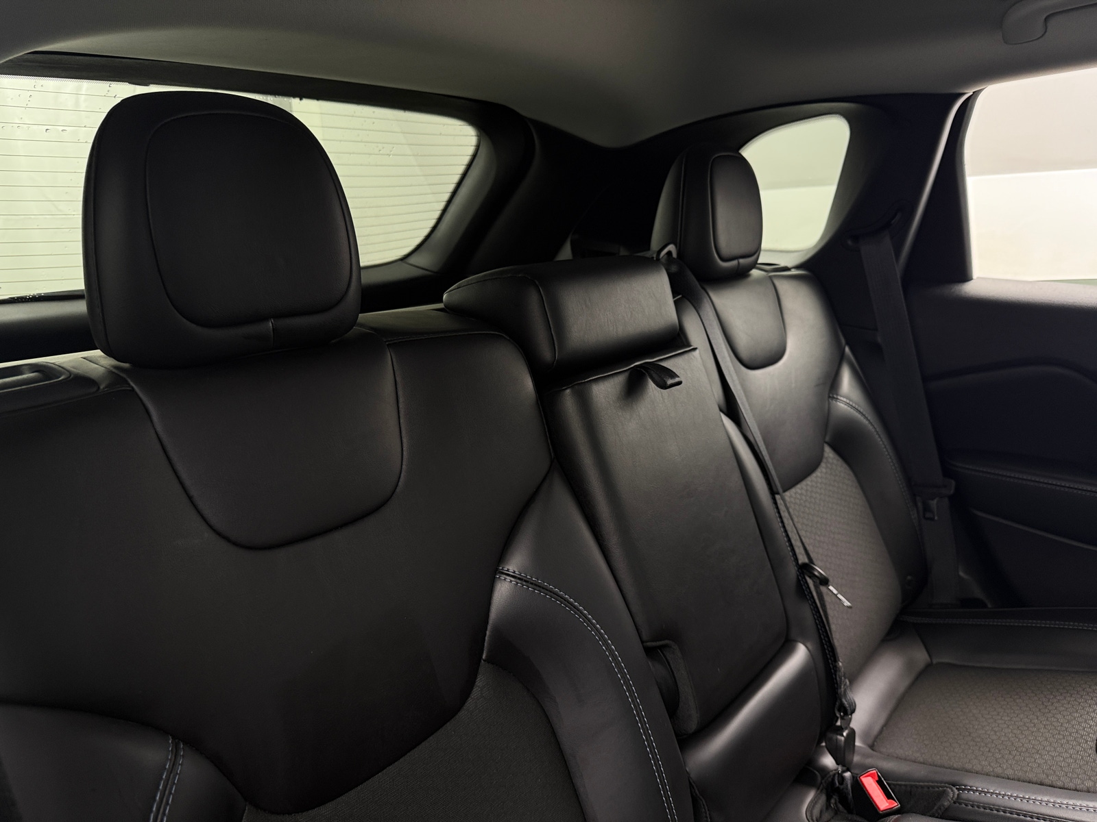 Thumbnail: 2019 Jeep Cherokee - 6