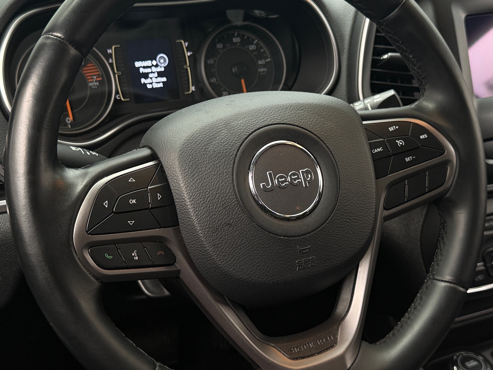 Thumbnail: 2019 Jeep Cherokee - 5