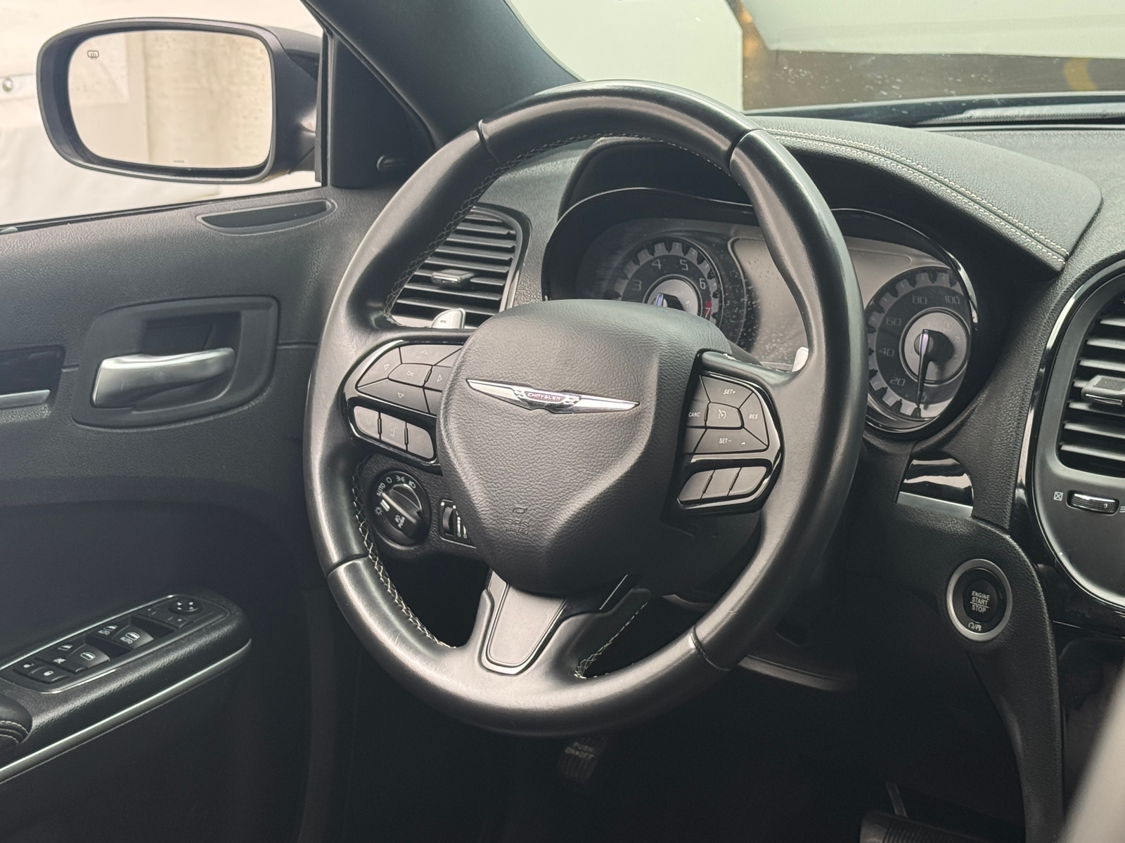 Thumbnail: 2019 Chrysler 300 - 4