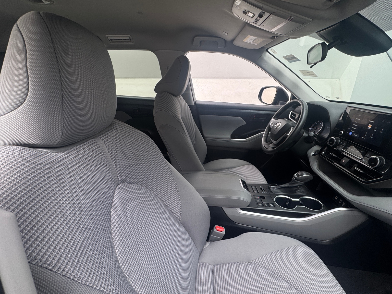 Thumbnail: 2023 Toyota Highlander - 2