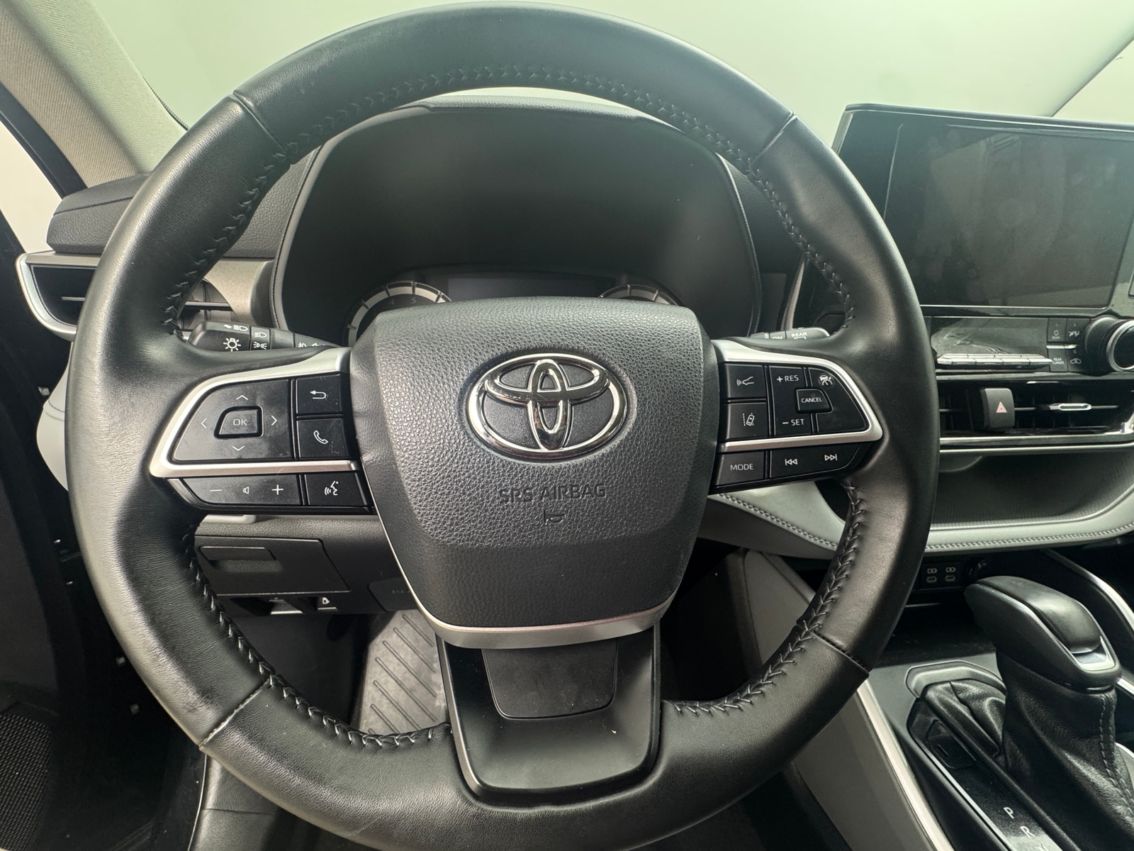 Thumbnail: 2023 Toyota Highlander - 5