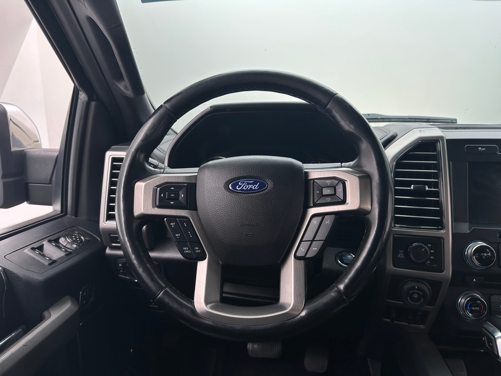 Thumbnail: 2017 Ford Econoline - 4