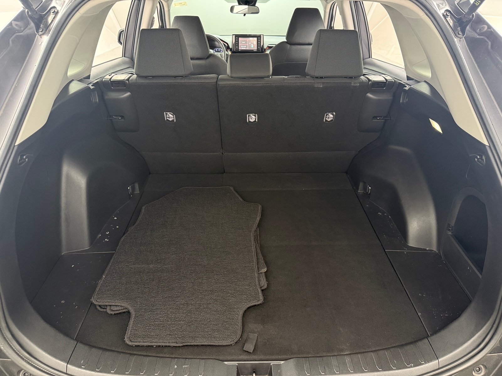 Thumbnail: 2022 Toyota RAV4 - 7