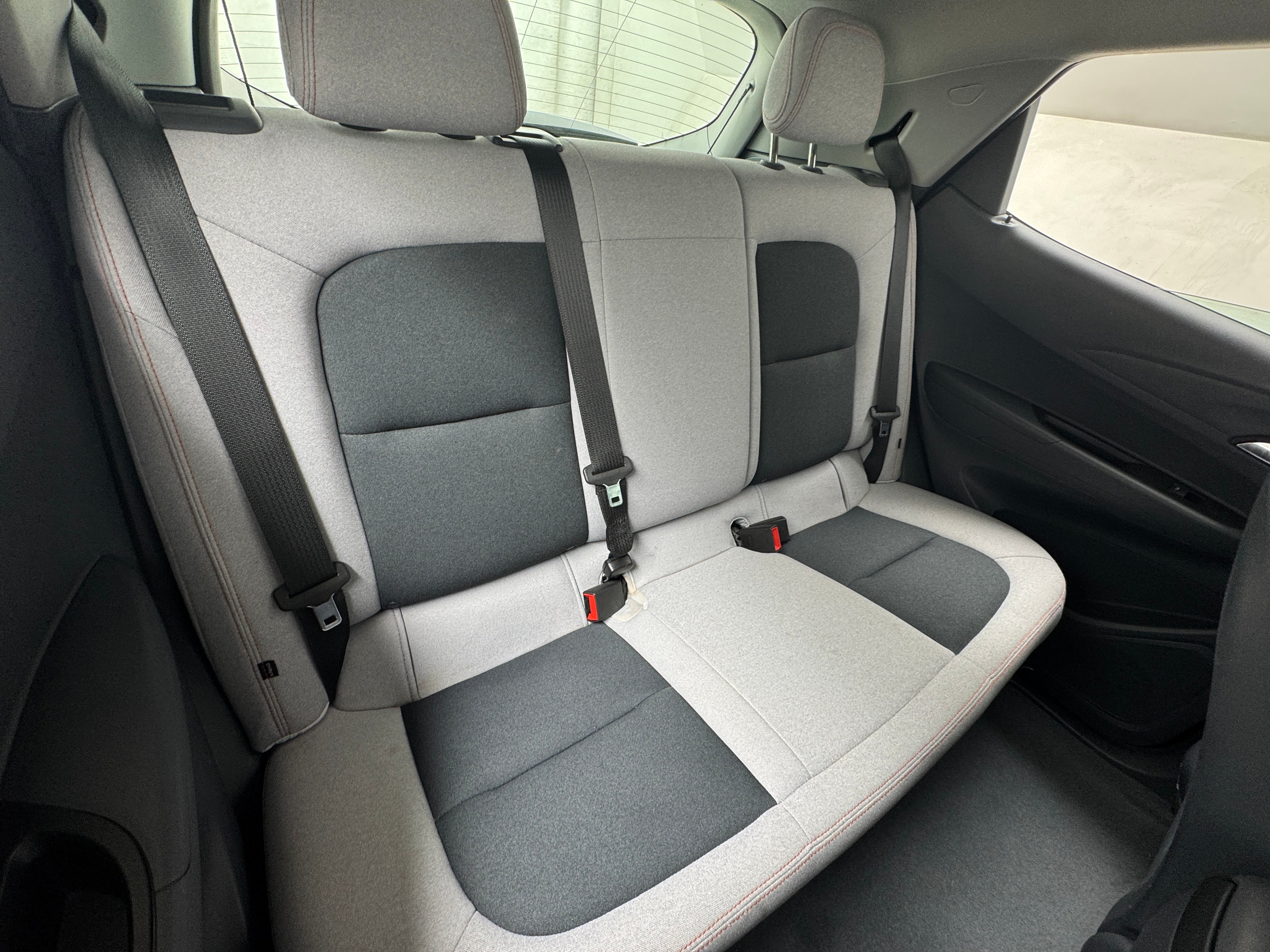 Used 2020 Chevrolet Bolt EV LT with VIN 1G1FY6S07L4111590 for sale in Oak Creek, WI